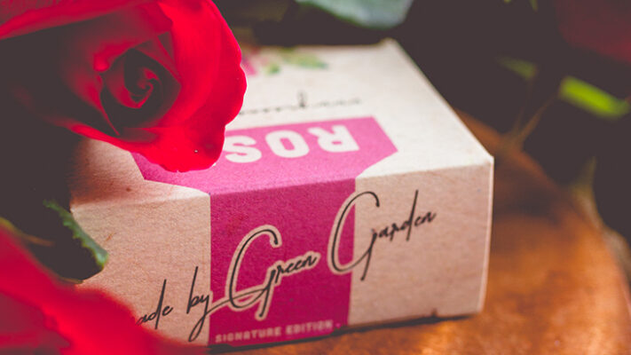 bao bì của xà phòng hoa hồng Green Garden - packaging of Green Garden rose handmade soap